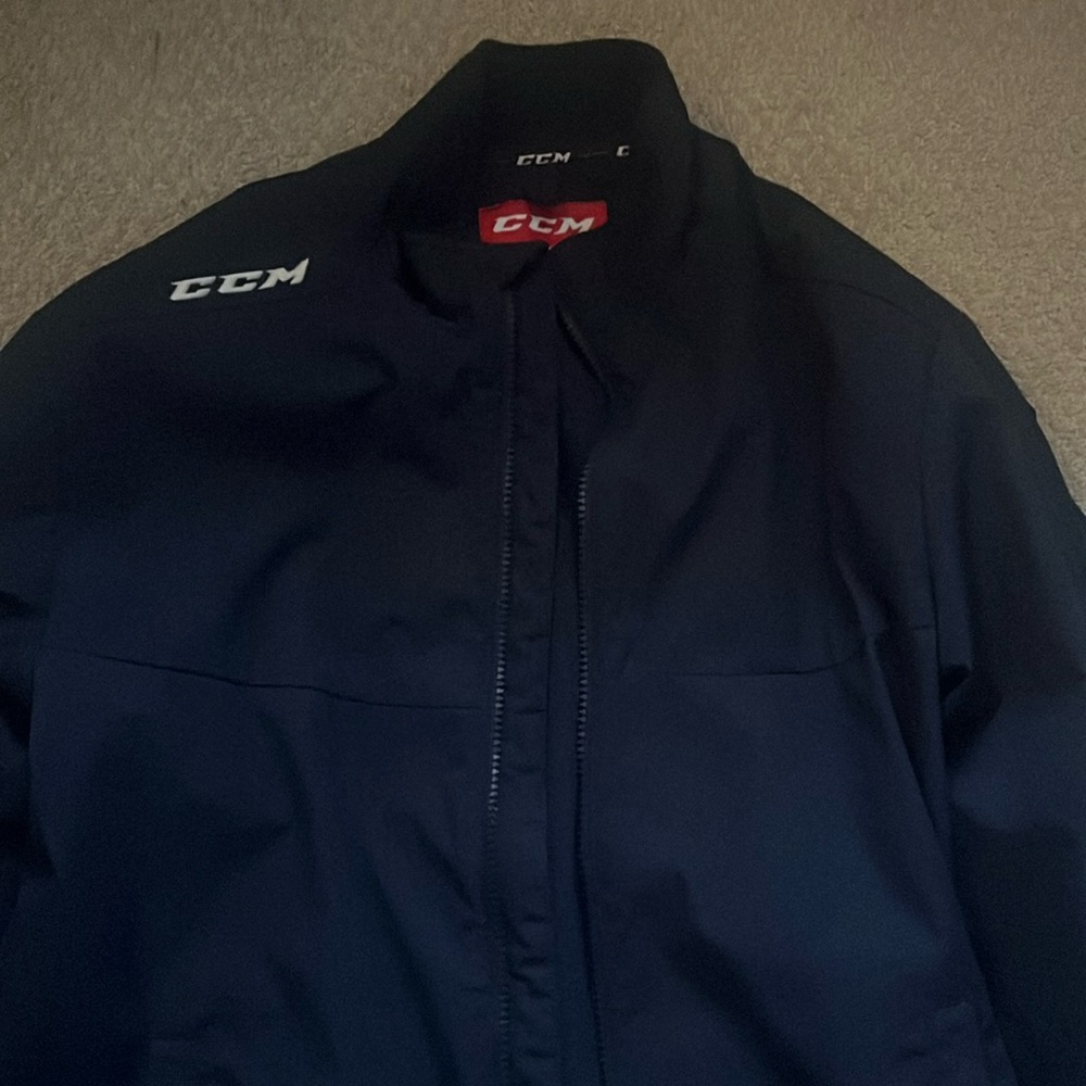 Men’s CCM Rink Jacket, size small, navy